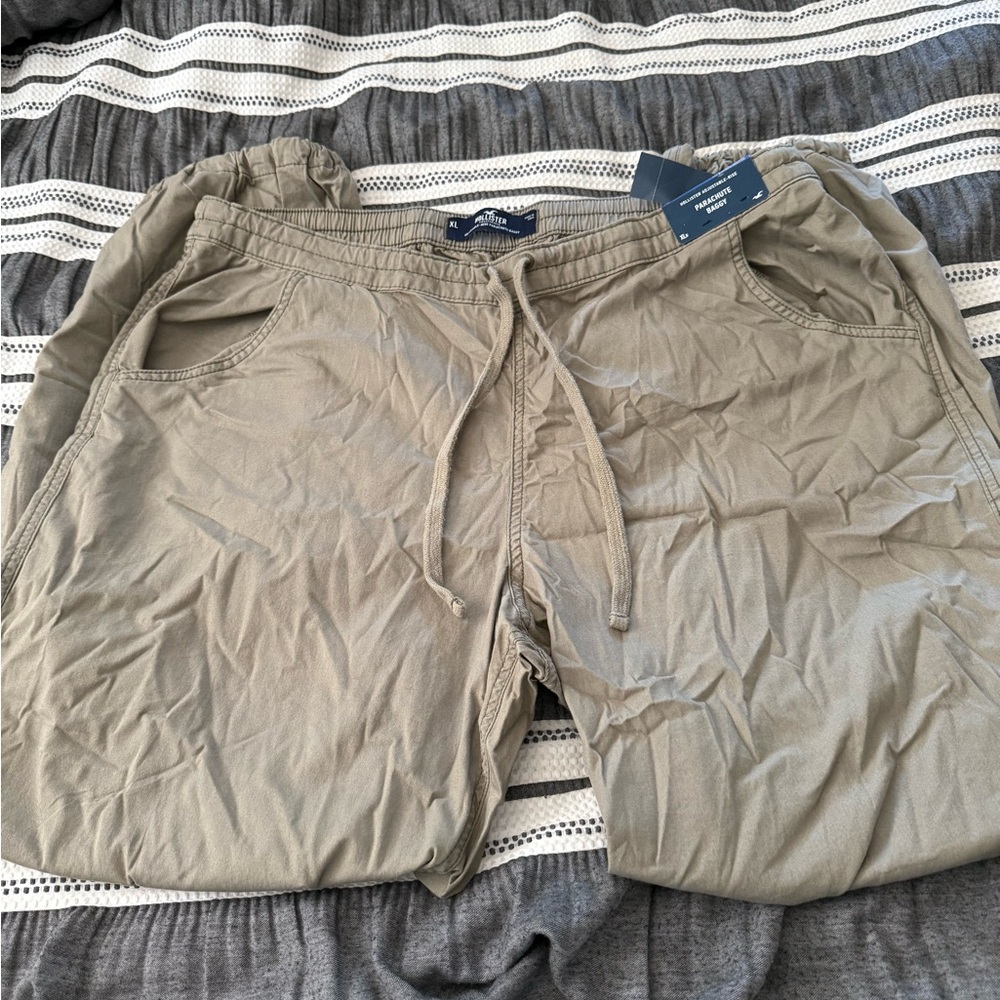 Hollister Women’s Parachute Baggy Jogger